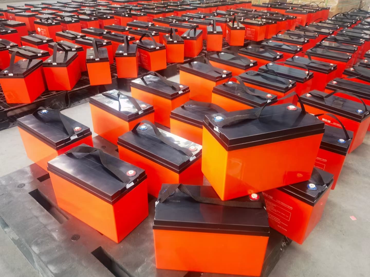 Deep cycle AGM Battery