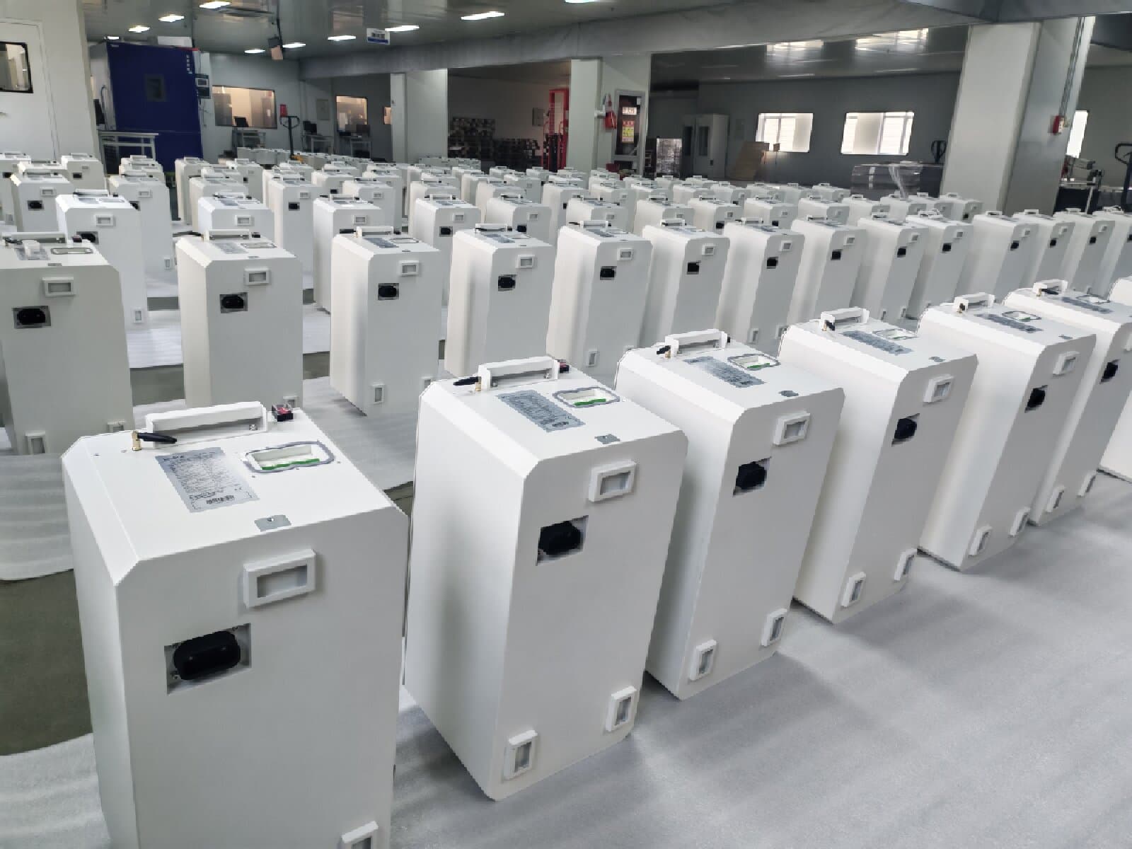 IP65 102.4V 53ah 5.4kwh 10kwh 20kwh Stacked Bat...
